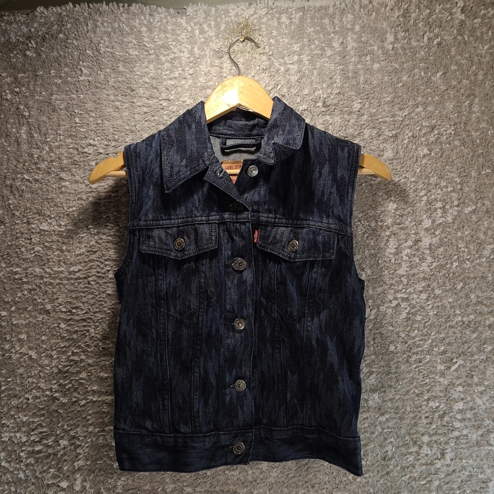 Levi's Strauss Women's Denim Sleeveless Jean Vest S Small Southwest Print